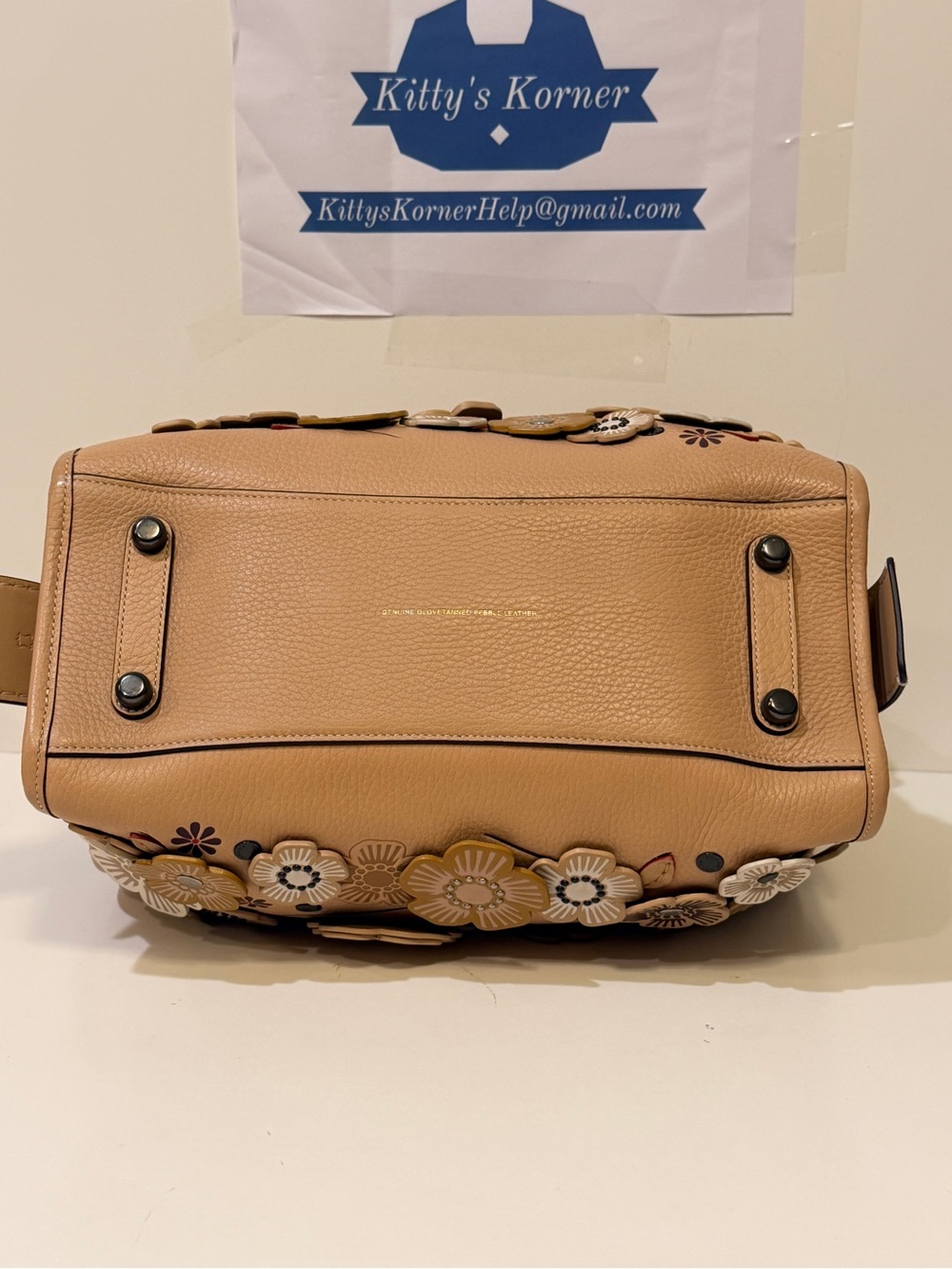 NWT Rare Coach Leather 1941 Tea Rose Rogue Handbag with Floral Appliqués - Picture 8 of 11